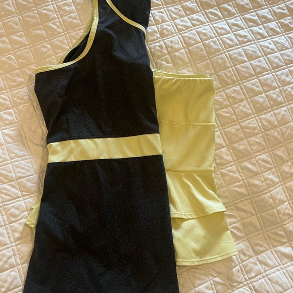 Tail Tennis set - Top Medium/Skirt Small - Picture 7 of 8